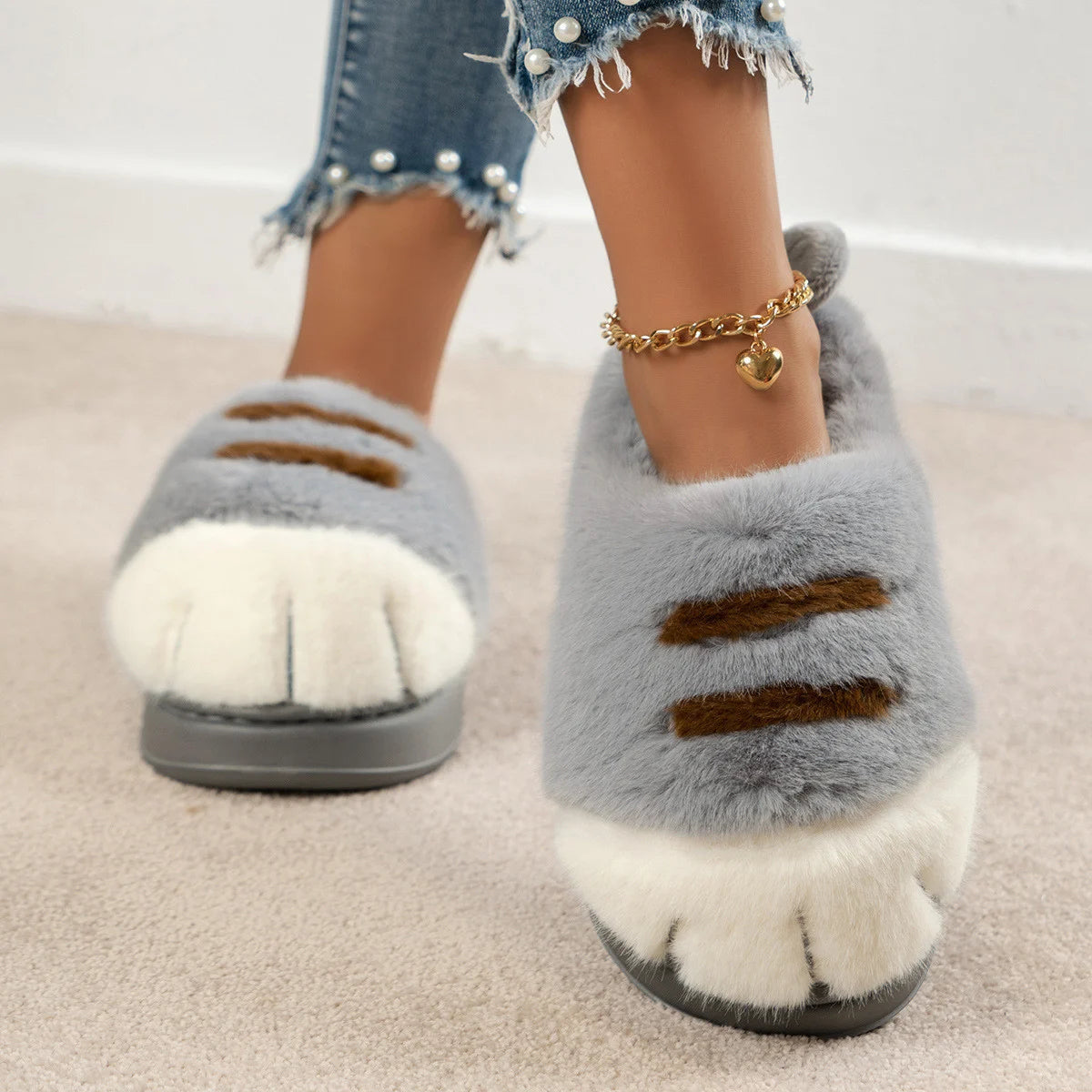 SNUGRRS™ Cat Paw Slippers