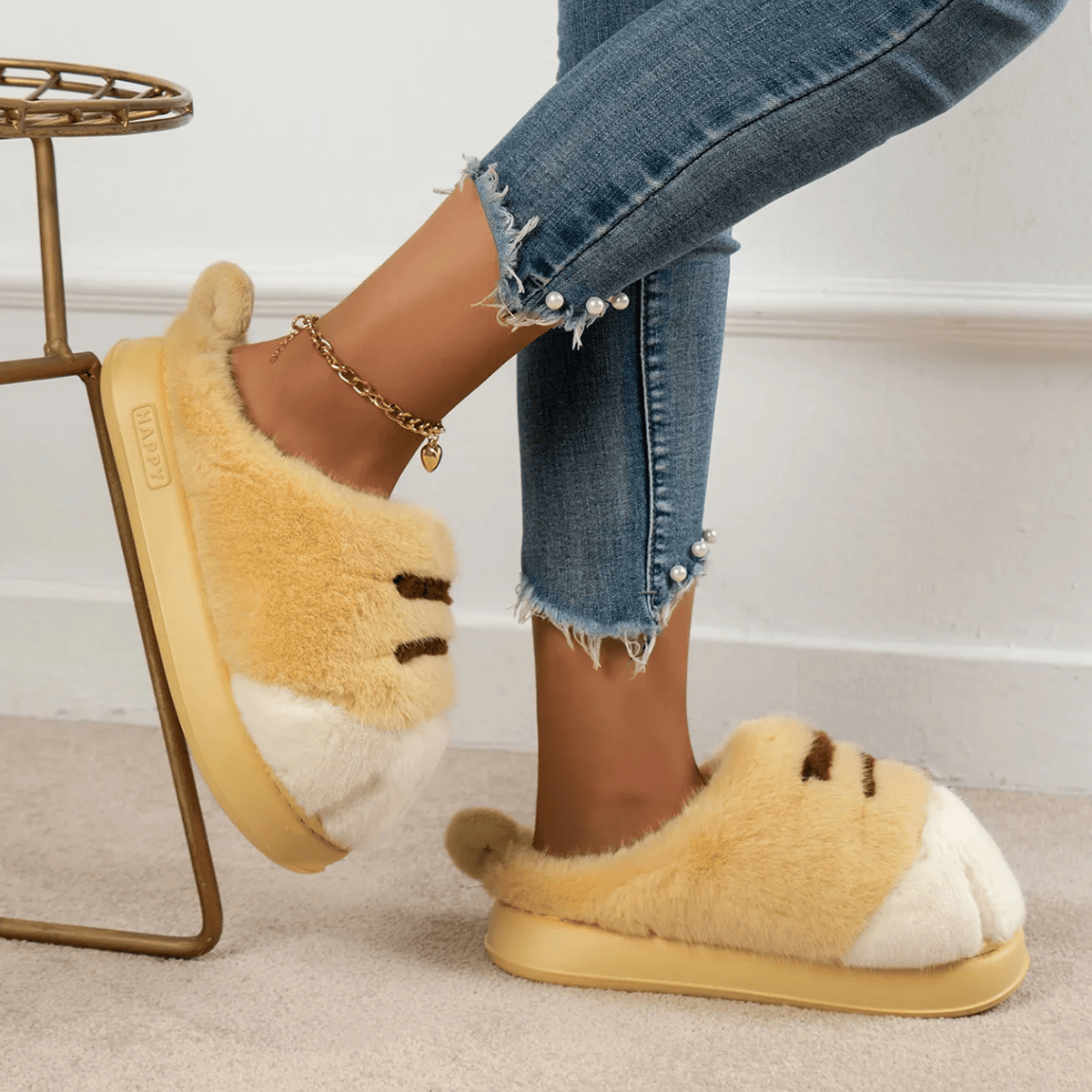 SNUGRRS™ Cat Paw Slippers
